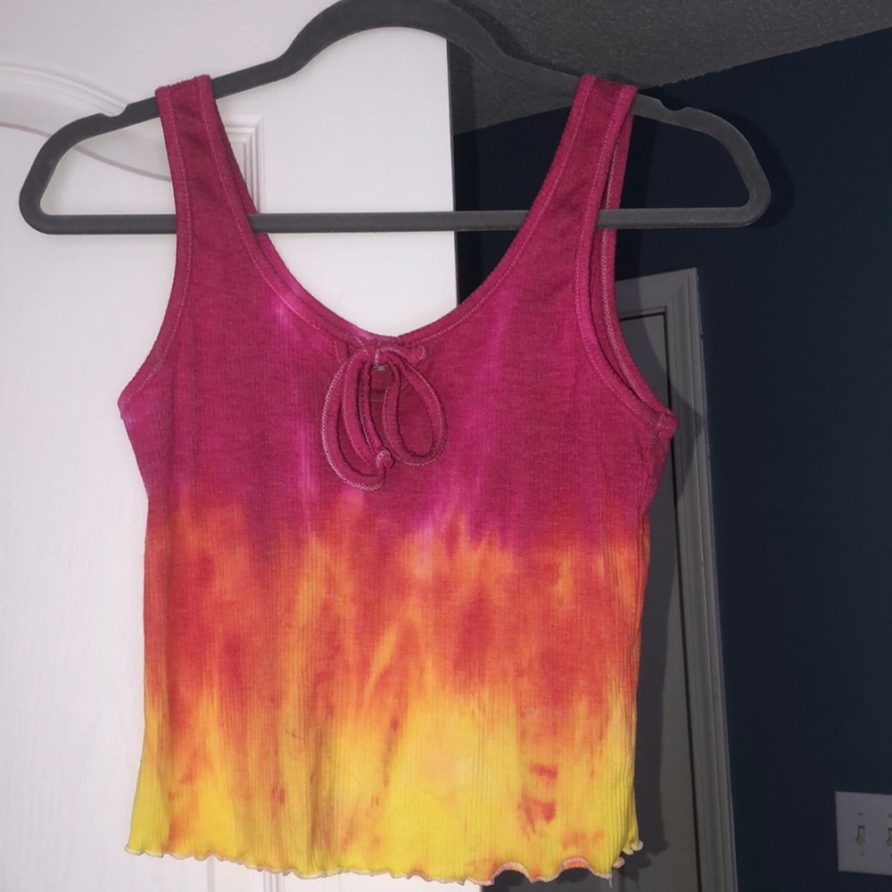 tye - dye tank